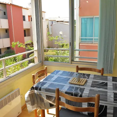 Апартаменты Le Naxos Joli T2 Proche Port Mont St Martin Cap D'agde Агд